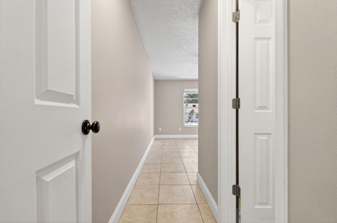 На продажу: $265,000 (2 спален, 1 ванн, 990 Квадратных фут)