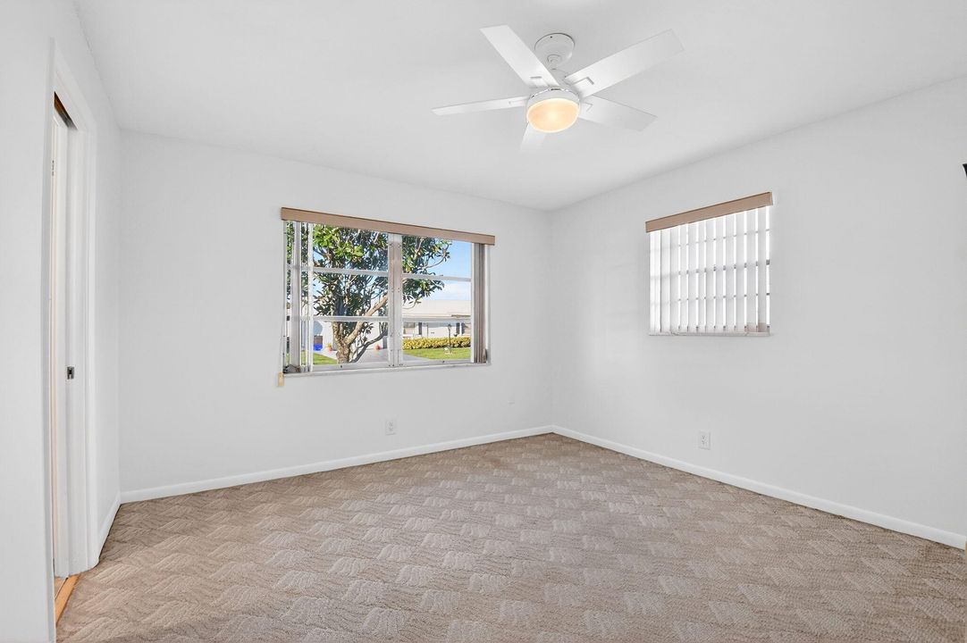 For Sale: $299,000 (2 beds, 2 baths, 1077 Square Feet)