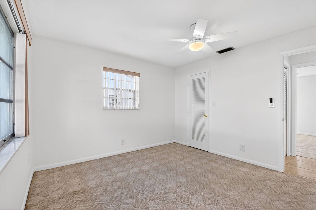 For Sale: $299,000 (2 beds, 2 baths, 1077 Square Feet)