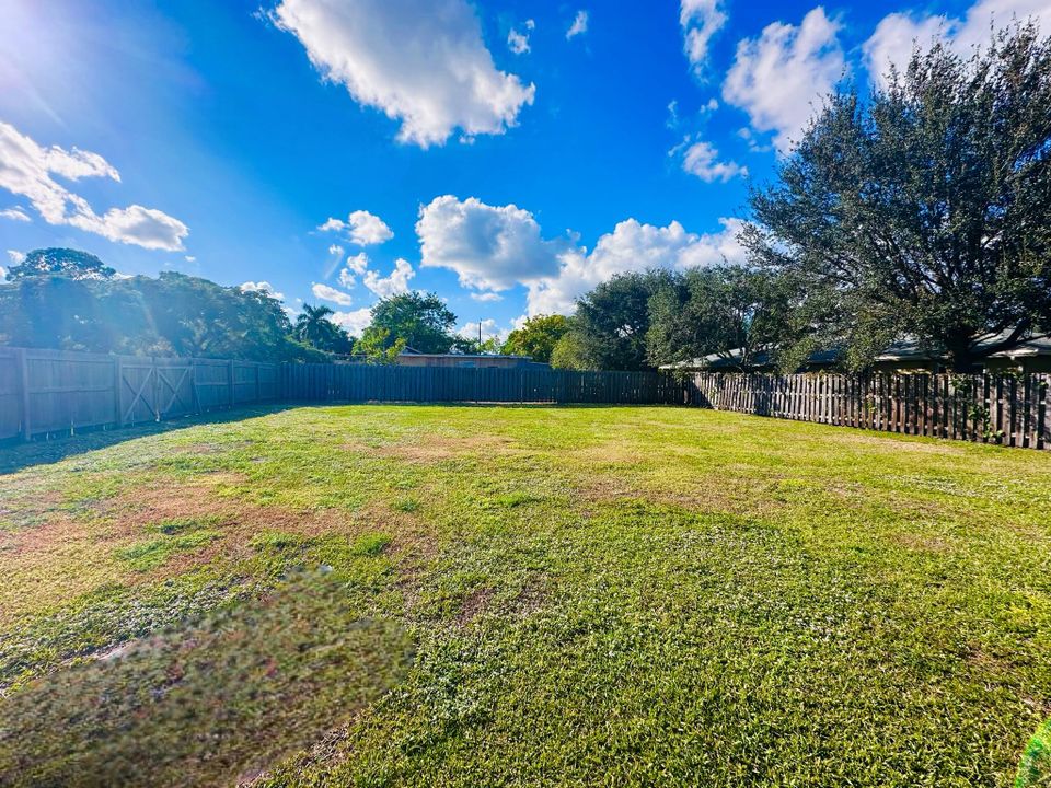 В аренду: $4,500 (4 спален, 2 ванн, 2425 Квадратных фут)