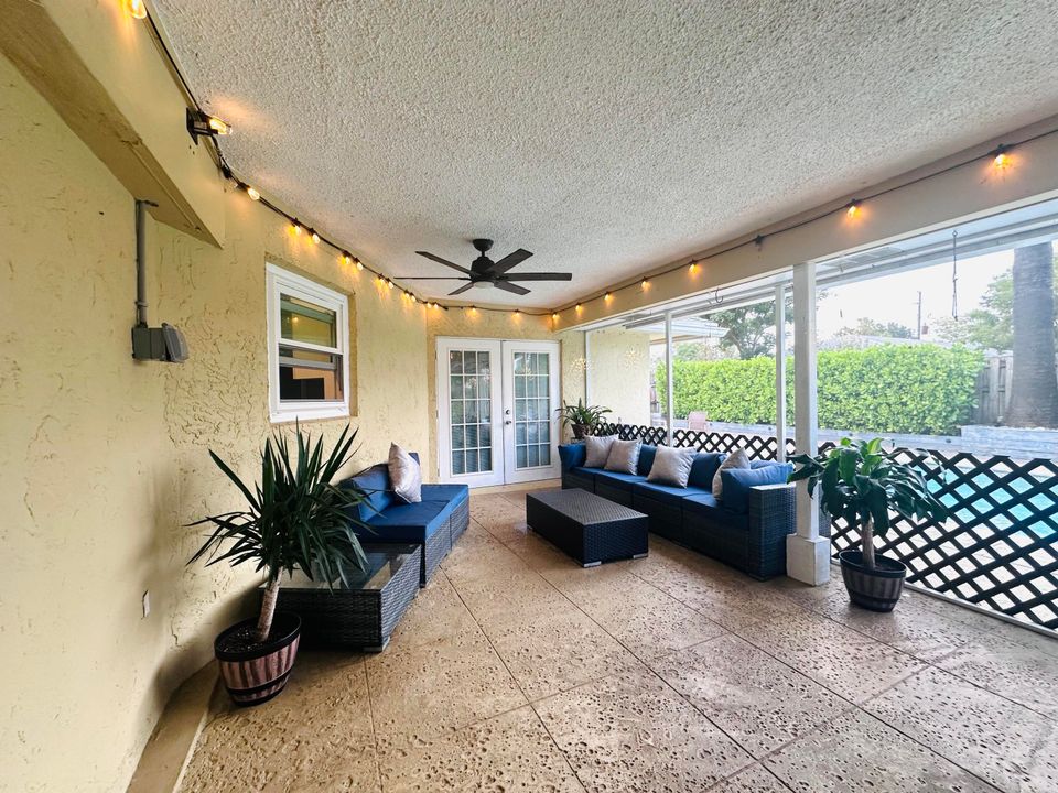 В аренду: $4,500 (4 спален, 2 ванн, 2425 Квадратных фут)