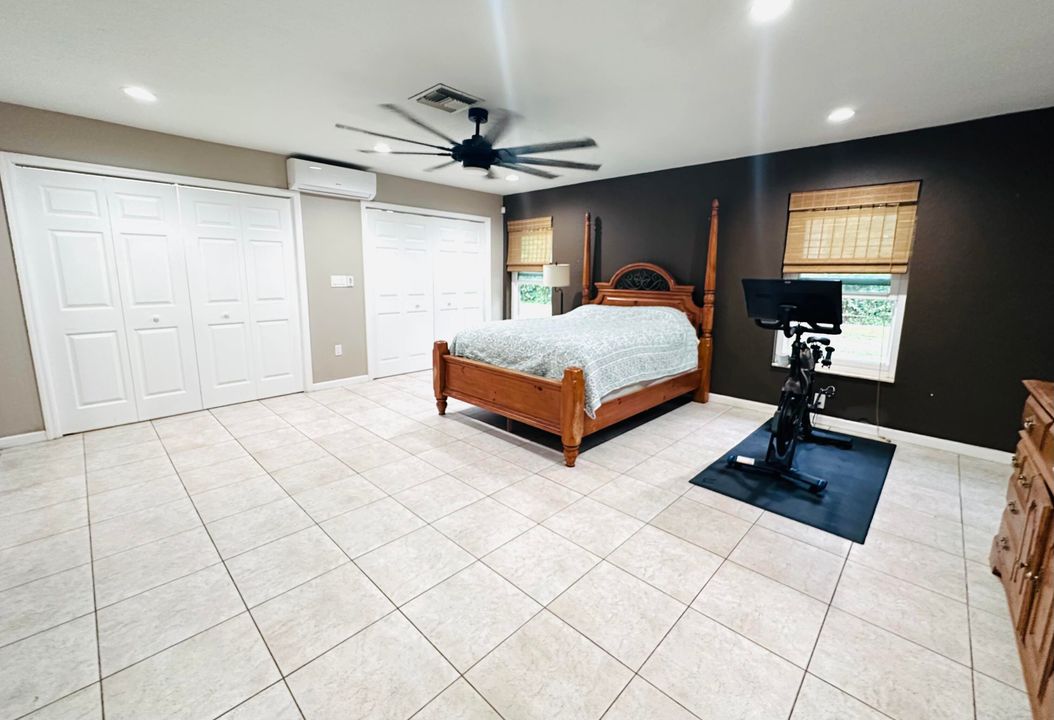 В аренду: $4,500 (4 спален, 2 ванн, 2425 Квадратных фут)