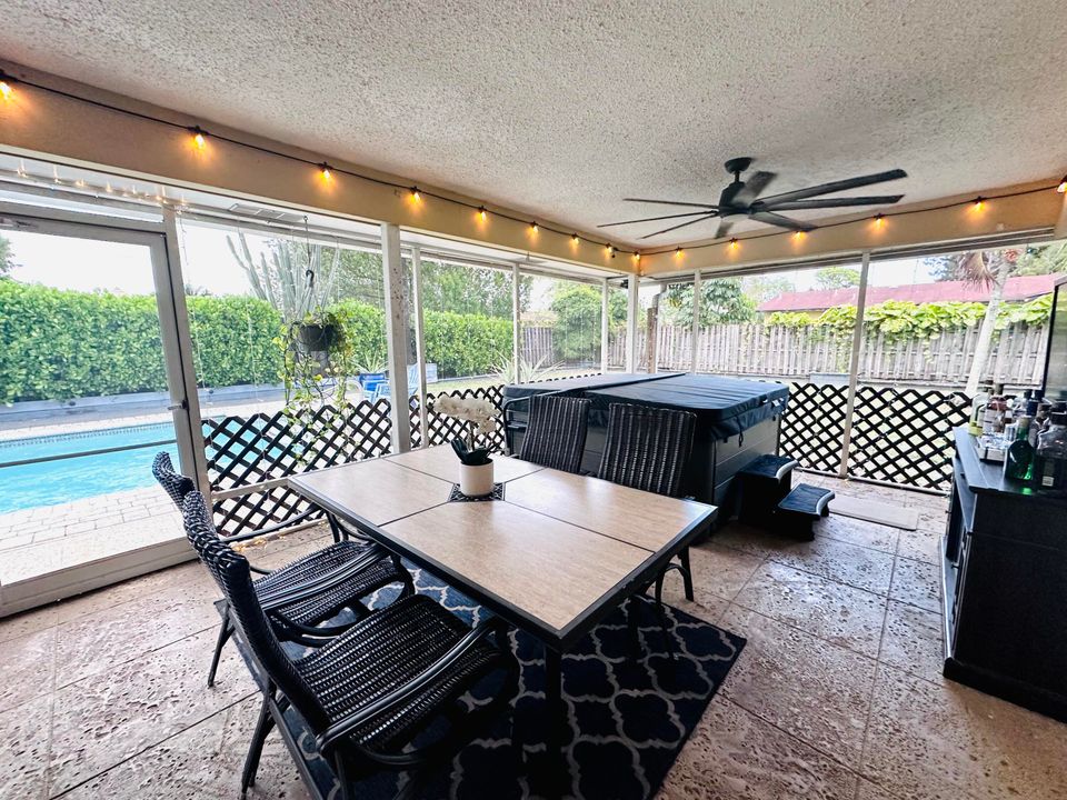 В аренду: $4,500 (4 спален, 2 ванн, 2425 Квадратных фут)