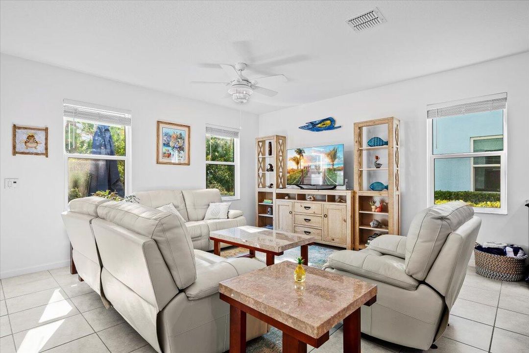 待售: $435,000 (3 贝兹, 2 浴室, 1804 平方英尺)