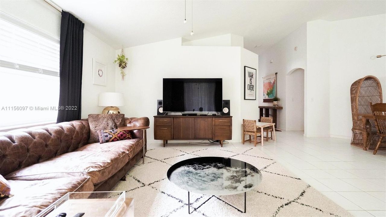 For Rent: $4,000 (3 beds, 2 baths, 1618 Square Feet)