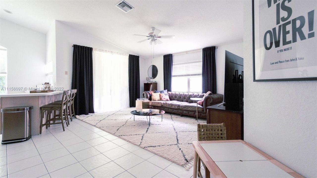 For Rent: $4,000 (3 beds, 2 baths, 1618 Square Feet)