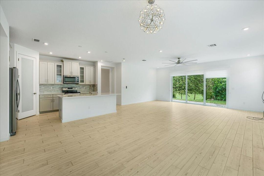 出租: $4,000 (3 贝兹, 2 浴室, 1863 平方英尺)