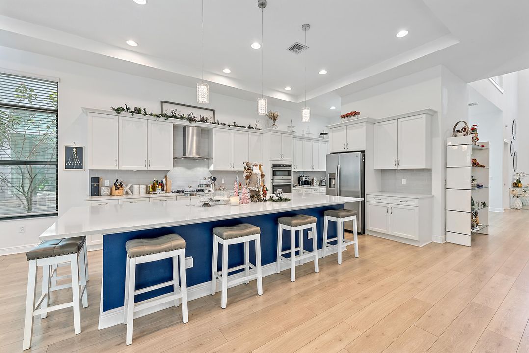 For Rent: $9,900 (5 beds, 5 baths, 5149 Square Feet)