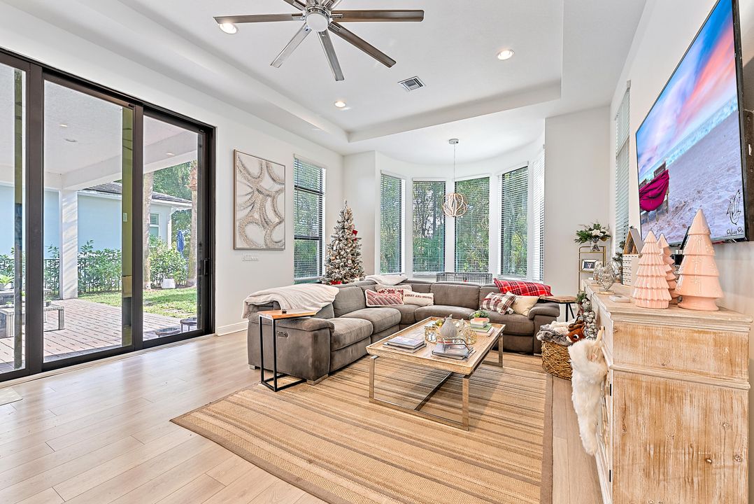 For Rent: $9,900 (5 beds, 5 baths, 5149 Square Feet)