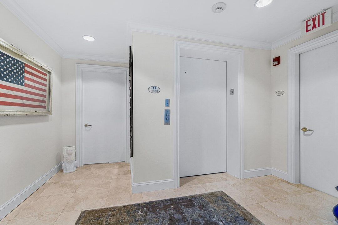 待售: $1,400,000 (2 贝兹, 2 浴室, 2353 平方英尺)