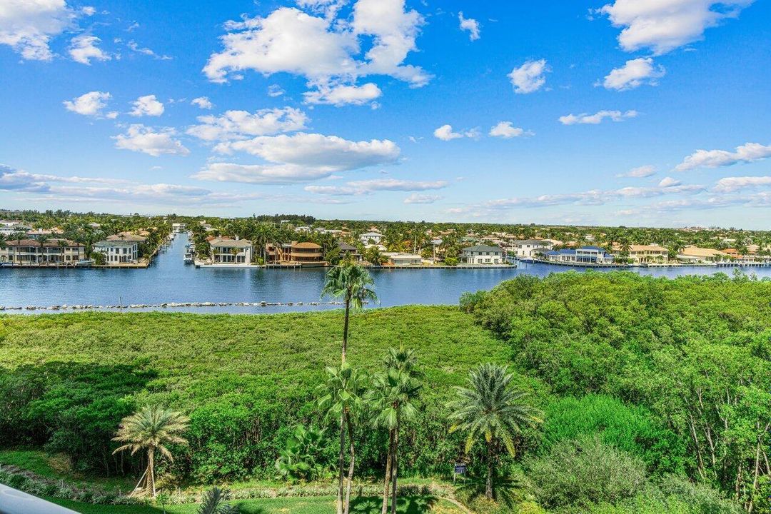 待售: $1,400,000 (2 贝兹, 2 浴室, 2353 平方英尺)