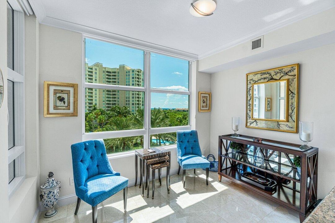 待售: $1,400,000 (2 贝兹, 2 浴室, 2353 平方英尺)