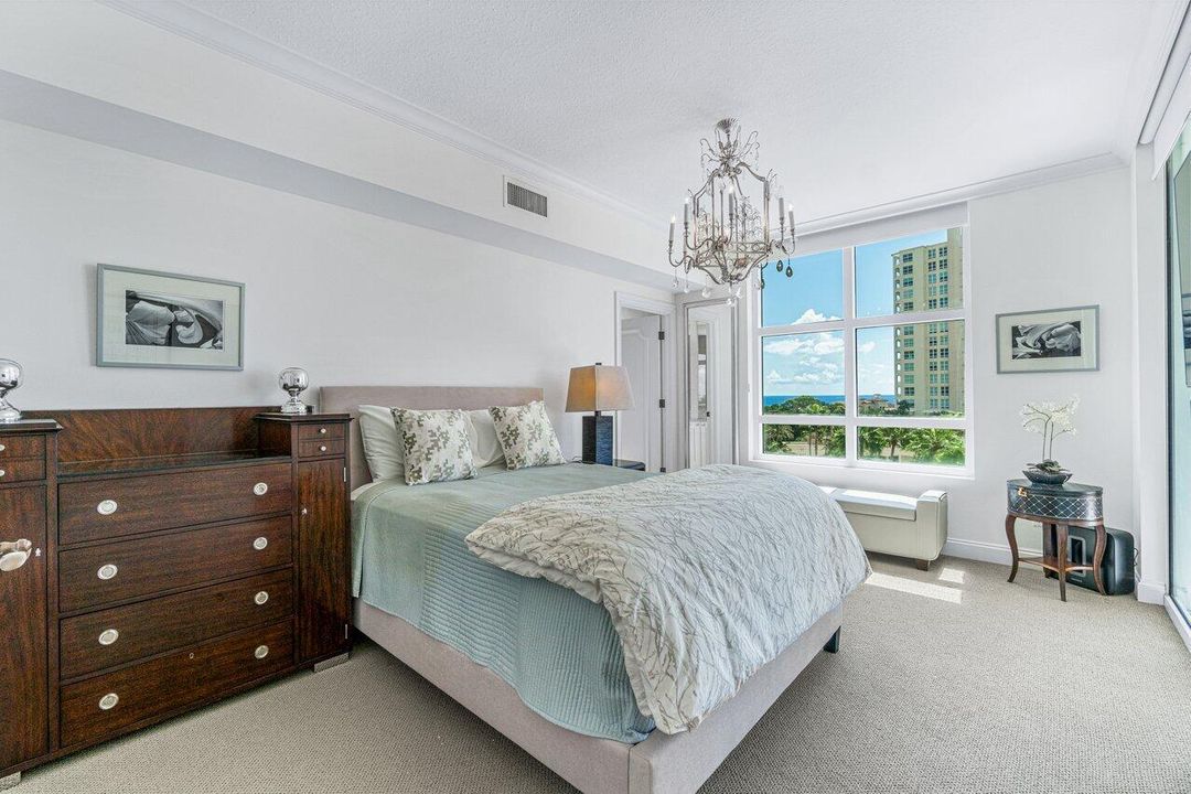 待售: $1,400,000 (2 贝兹, 2 浴室, 2353 平方英尺)