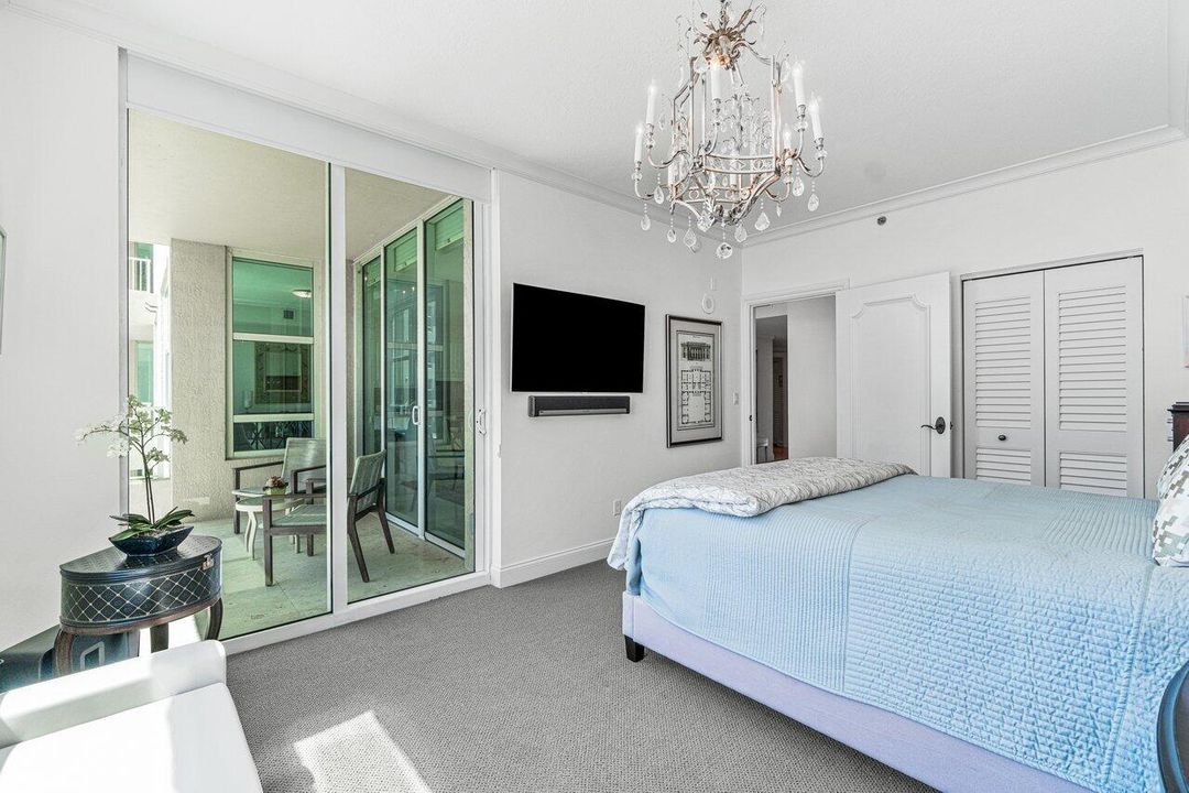 待售: $1,400,000 (2 贝兹, 2 浴室, 2353 平方英尺)