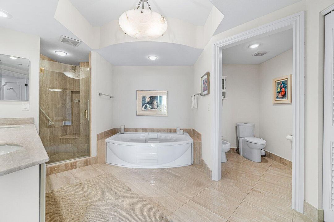 待售: $1,400,000 (2 贝兹, 2 浴室, 2353 平方英尺)