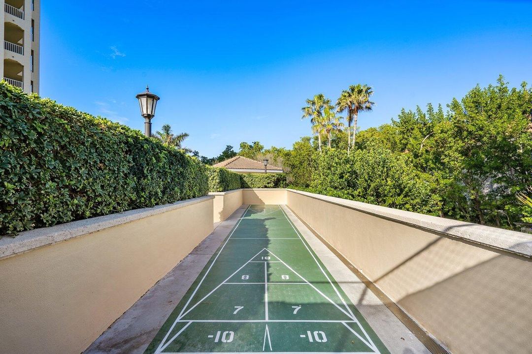 待售: $1,400,000 (2 贝兹, 2 浴室, 2353 平方英尺)