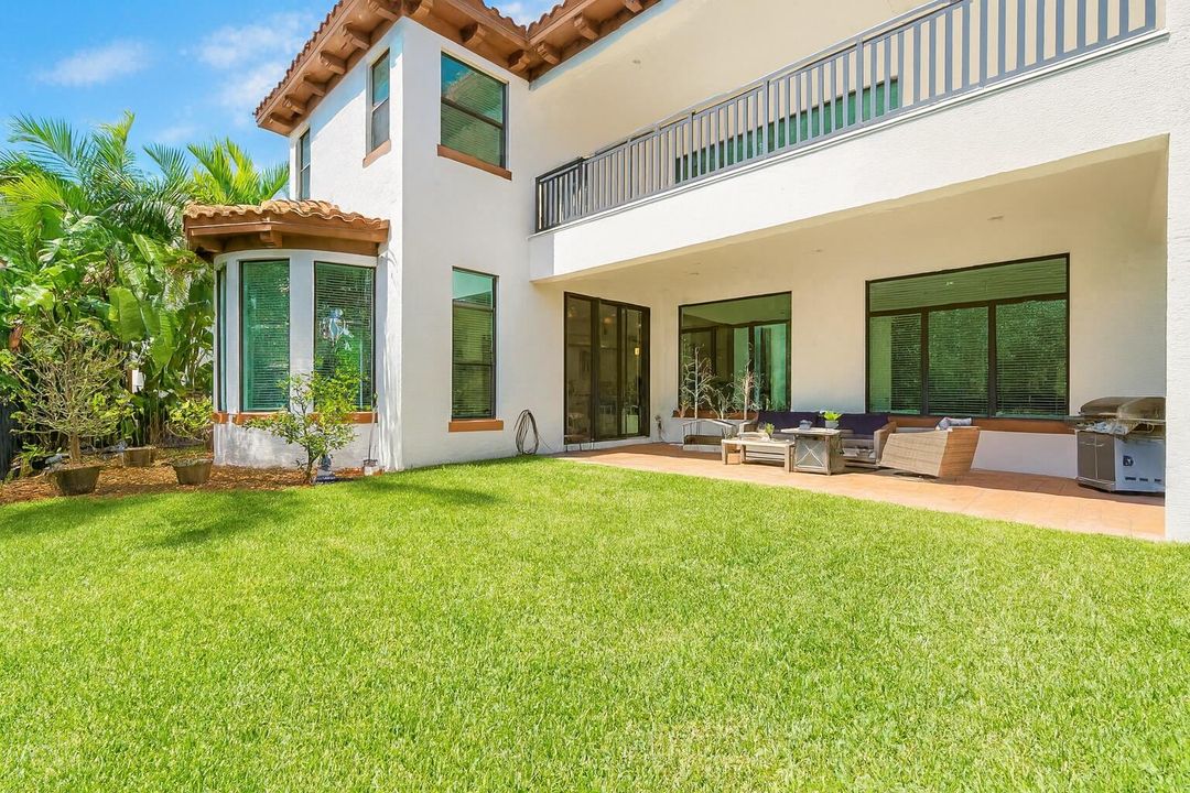 For Rent: $9,900 (5 beds, 5 baths, 5149 Square Feet)