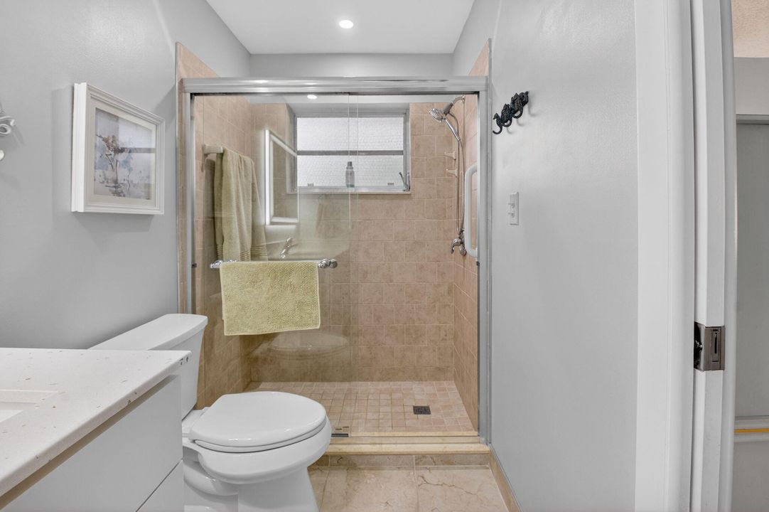 待售: $230,000 (2 贝兹, 2 浴室, 1137 平方英尺)