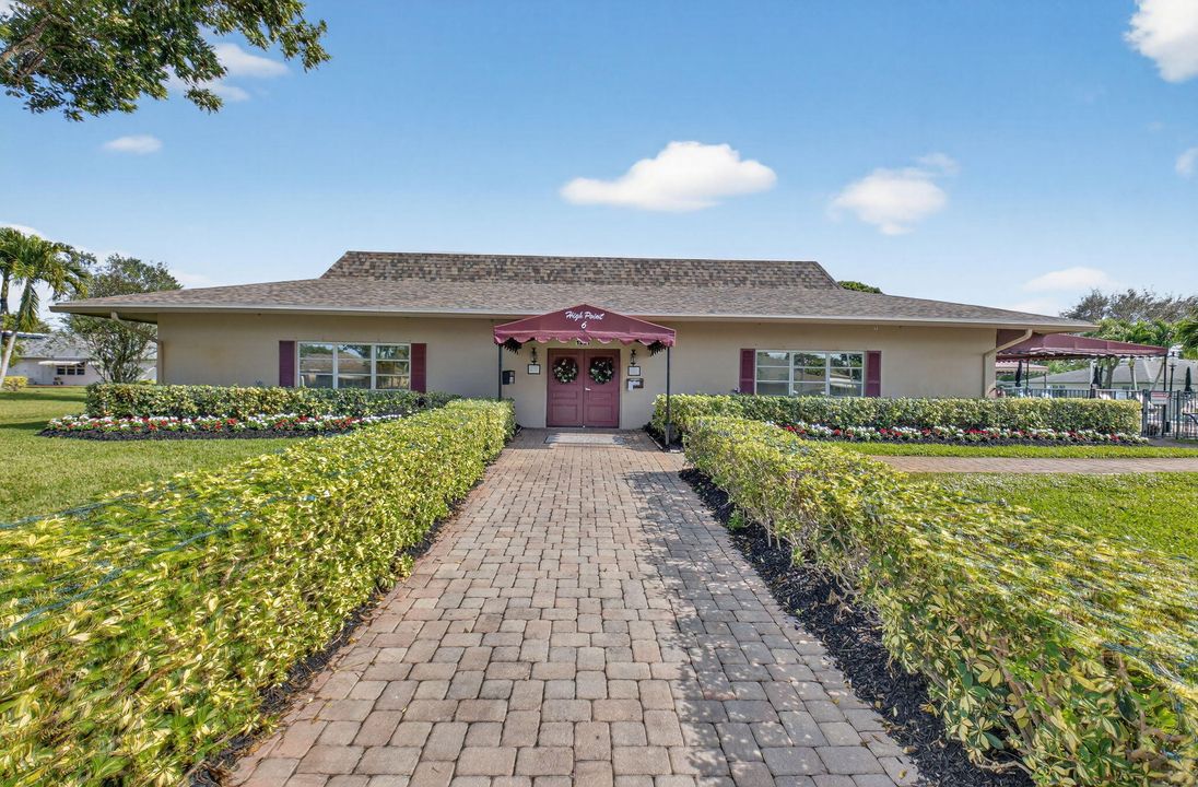 待售: $230,000 (2 贝兹, 2 浴室, 1137 平方英尺)