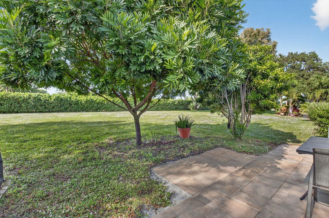 待售: $230,000 (2 贝兹, 2 浴室, 1137 平方英尺)