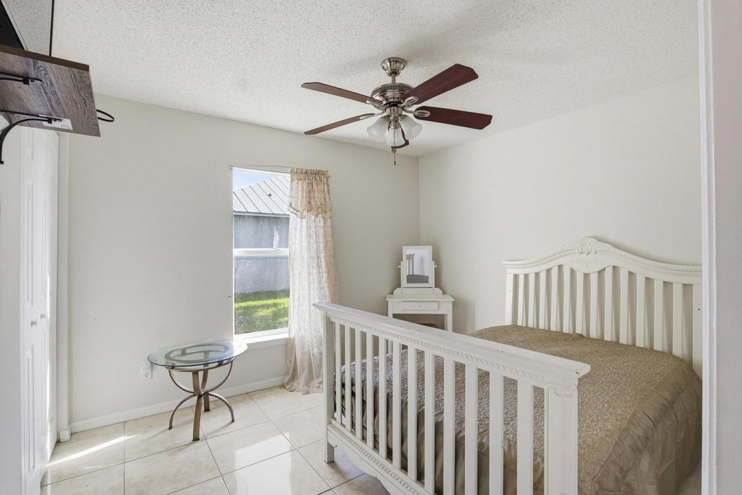 For Sale: $399,999 (4 beds, 2 baths, 1702 Square Feet)