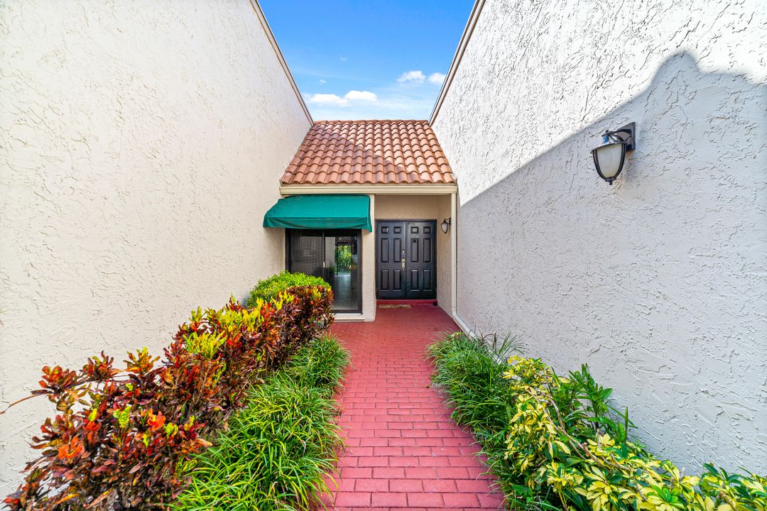 For Sale: $685,000 (3 beds, 2 baths, 2339 Square Feet)