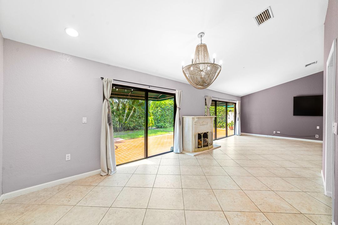 For Sale: $685,000 (3 beds, 2 baths, 2339 Square Feet)