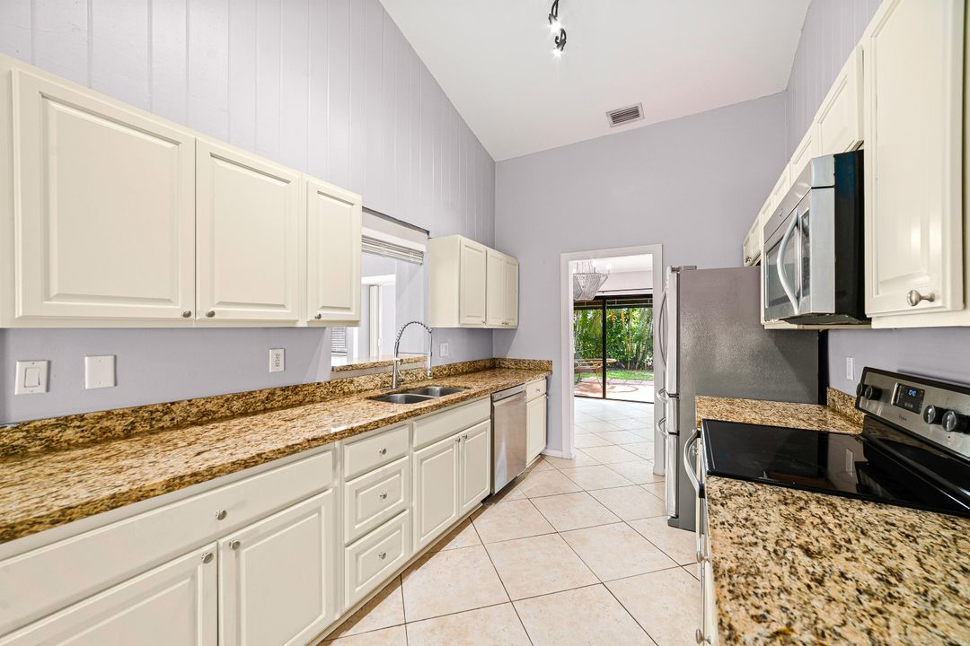 For Sale: $685,000 (3 beds, 2 baths, 2339 Square Feet)