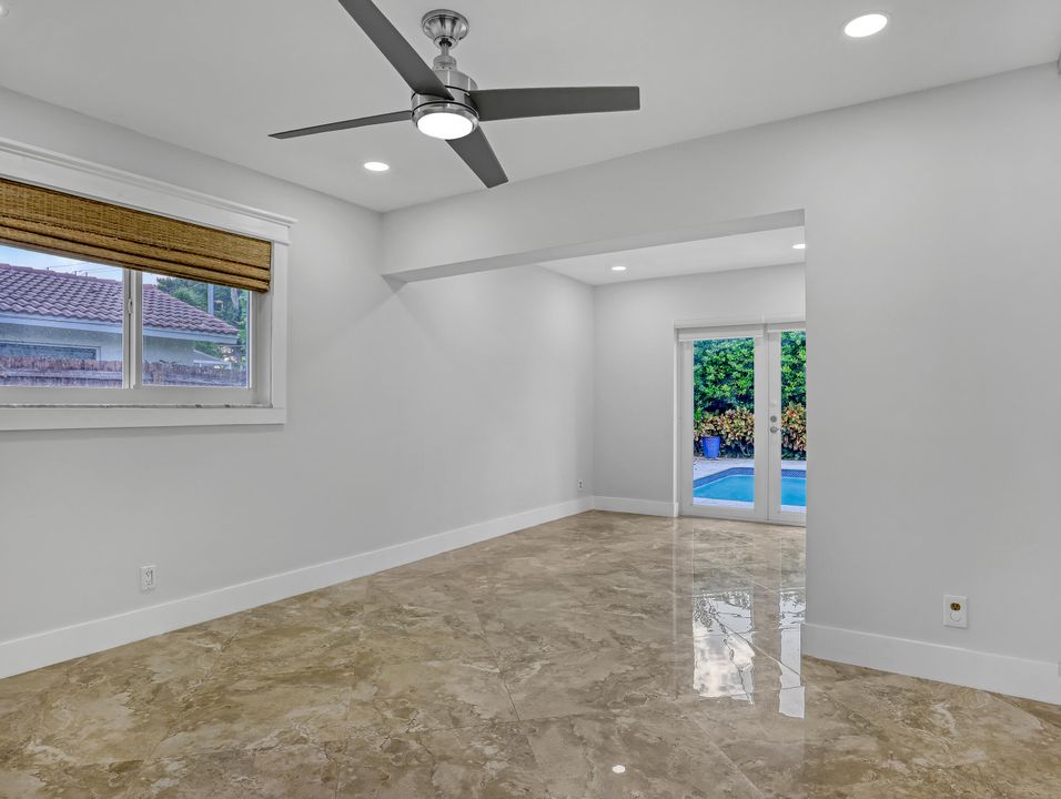 待售: $910,000 (4 贝兹, 2 浴室, 1845 平方英尺)