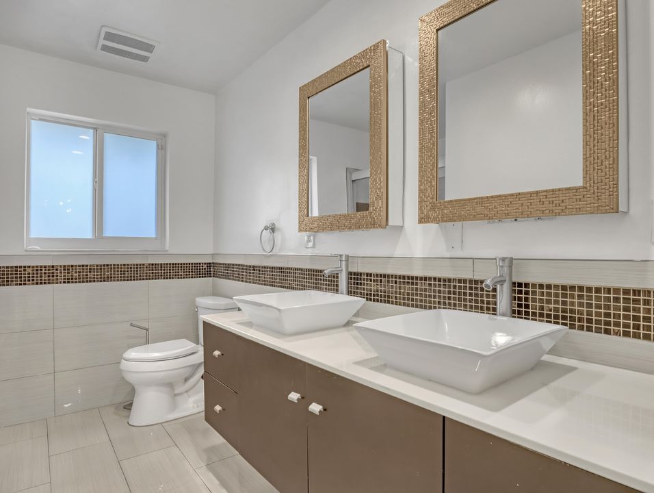 待售: $910,000 (4 贝兹, 2 浴室, 1845 平方英尺)