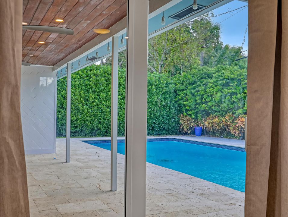 待售: $910,000 (4 贝兹, 2 浴室, 1845 平方英尺)