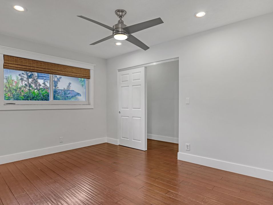 待售: $910,000 (4 贝兹, 2 浴室, 1845 平方英尺)