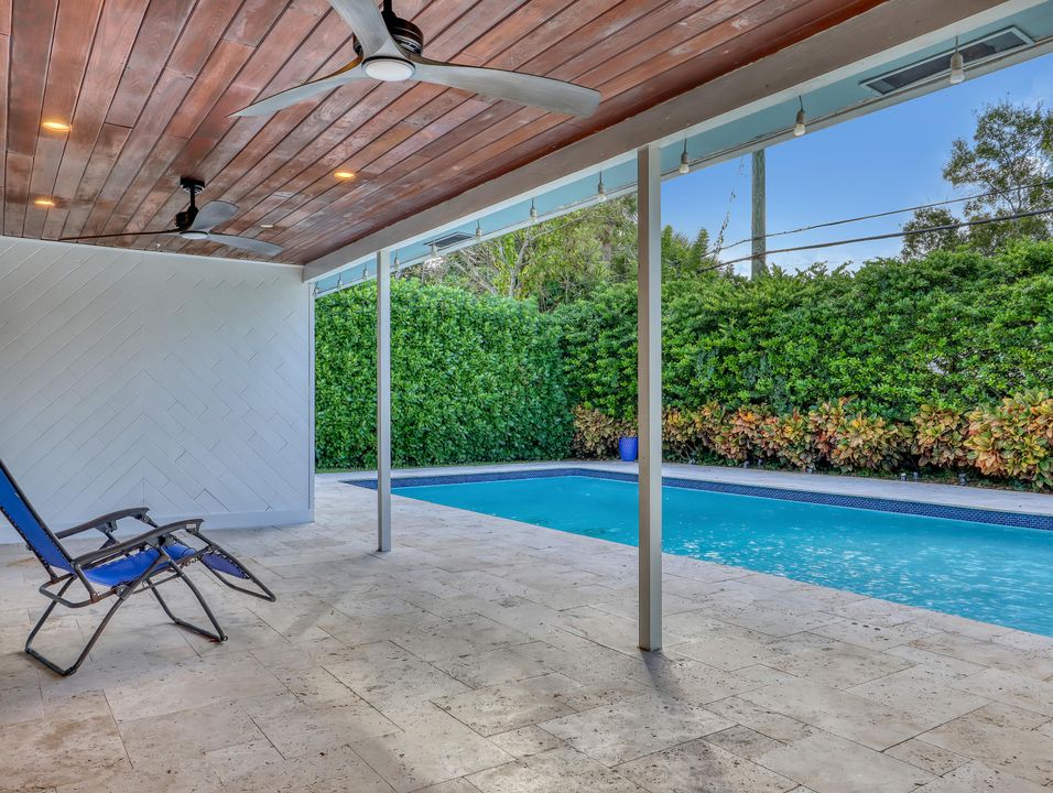 待售: $910,000 (4 贝兹, 2 浴室, 1845 平方英尺)