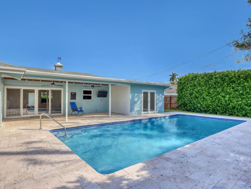 待售: $910,000 (4 贝兹, 2 浴室, 1845 平方英尺)