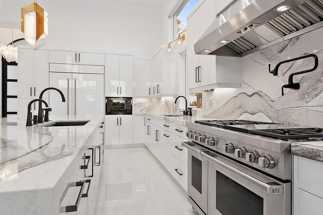 En Venta: $2,750,000 (3 camas, 3 baños, 2906 Pies cuadrados)