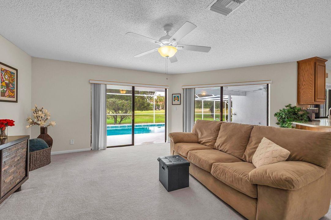 На продажу: $729,900 (4 спален, 3 ванн, 1847 Квадратных фут)