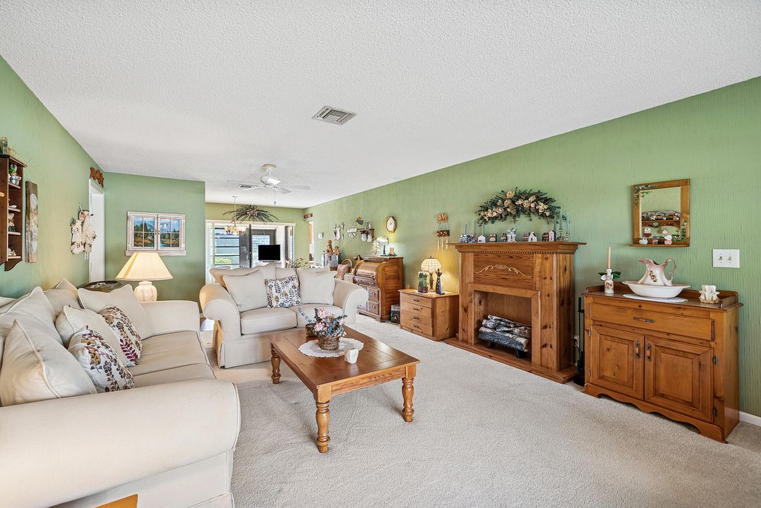 待售: $228,000 (2 贝兹, 2 浴室, 1400 平方英尺)