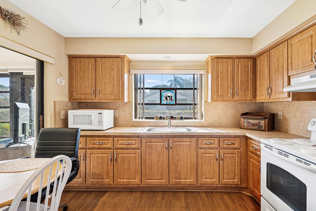 待售: $228,000 (2 贝兹, 2 浴室, 1400 平方英尺)