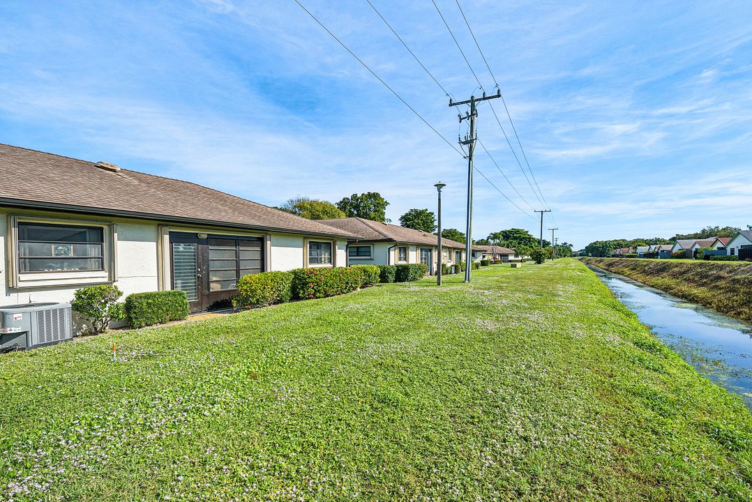 待售: $228,000 (2 贝兹, 2 浴室, 1400 平方英尺)