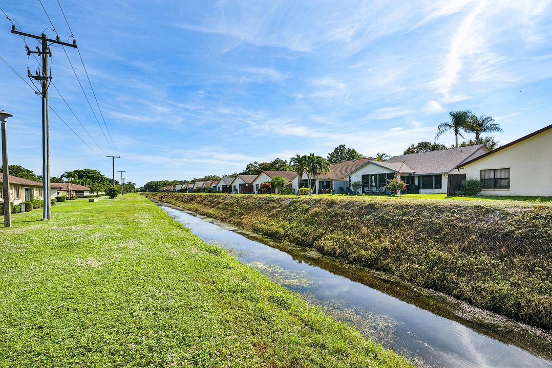 待售: $228,000 (2 贝兹, 2 浴室, 1400 平方英尺)