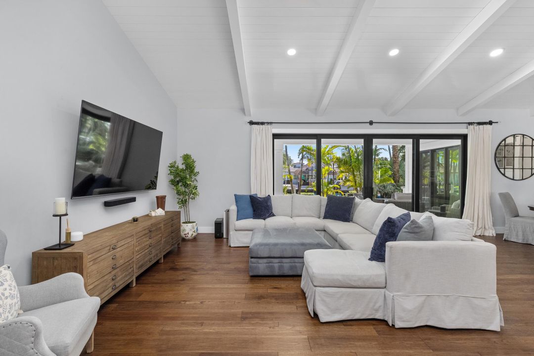 For Rent: $17,500 (3 beds, 2 baths, 2059 Square Feet)