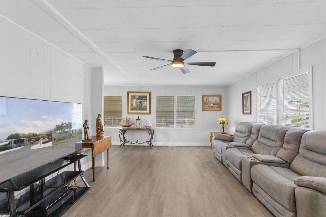 En Venta: $176,000 (2 camas, 2 baños, 1152 Pies cuadrados)