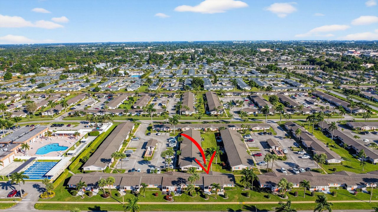 На продажу: $200,000 (2 спален, 1 ванн, 829 Квадратных фут)