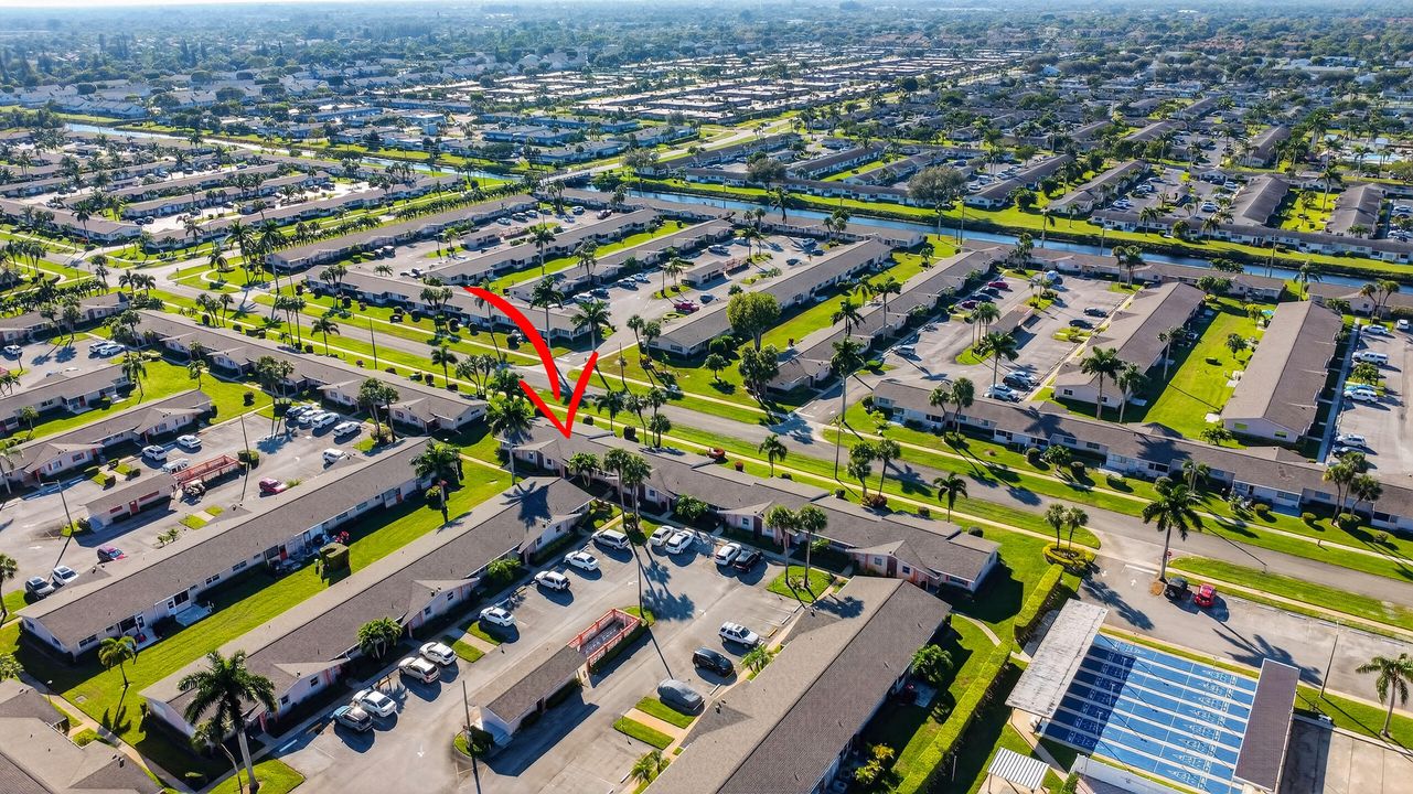 На продажу: $200,000 (2 спален, 1 ванн, 829 Квадратных фут)