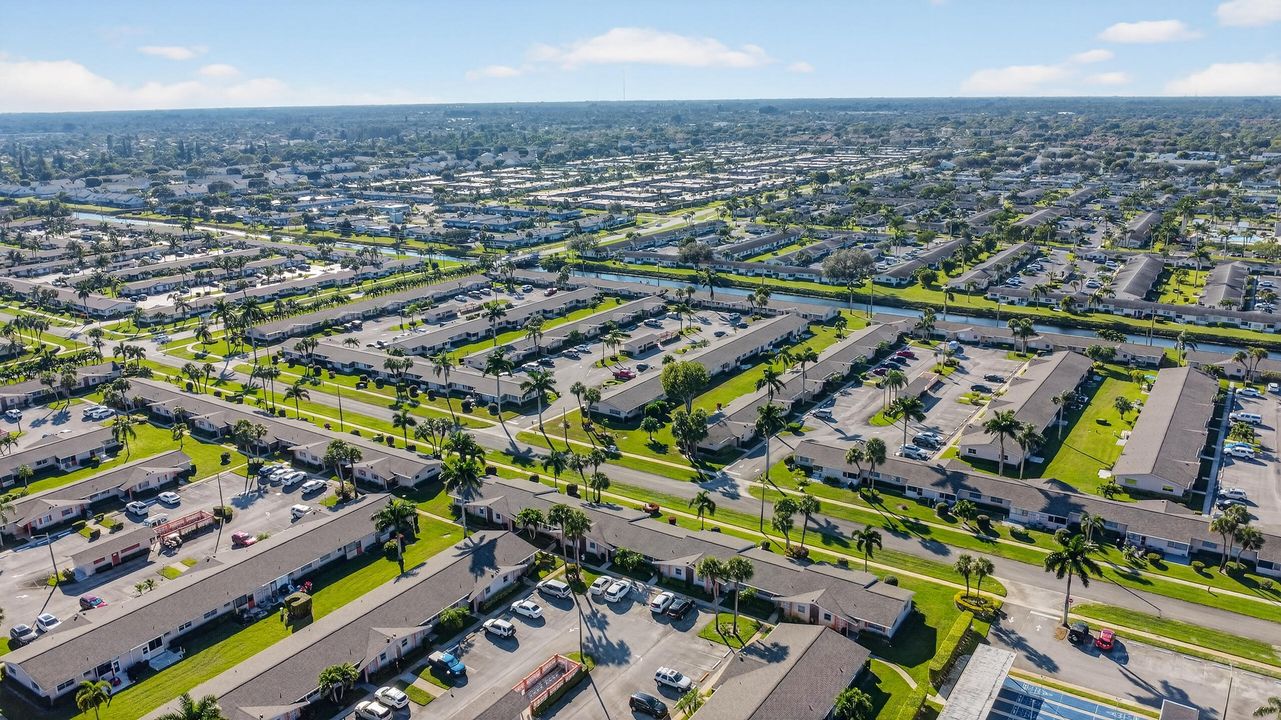 На продажу: $200,000 (2 спален, 1 ванн, 829 Квадратных фут)