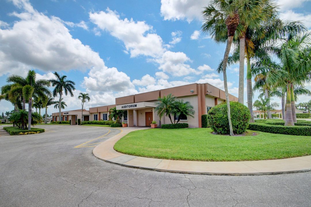 На продажу: $200,000 (2 спален, 1 ванн, 829 Квадратных фут)