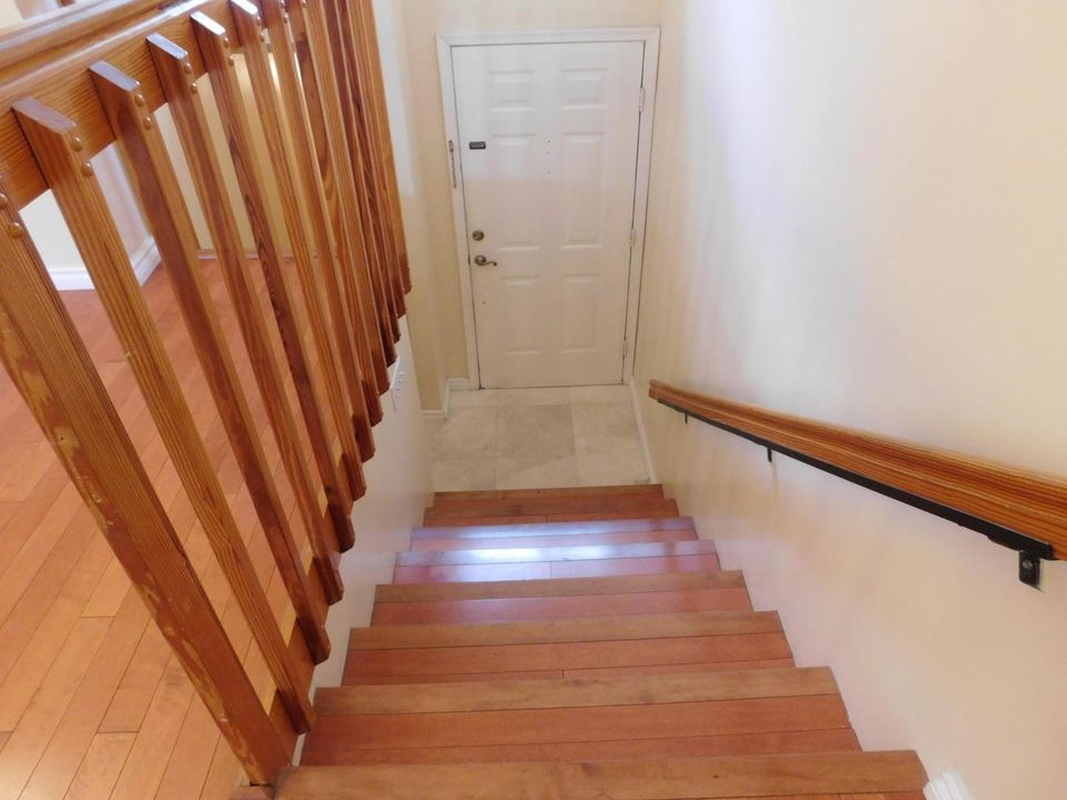 В аренду: $2,800 (3 спален, 2 ванн, 1096 Квадратных фут)