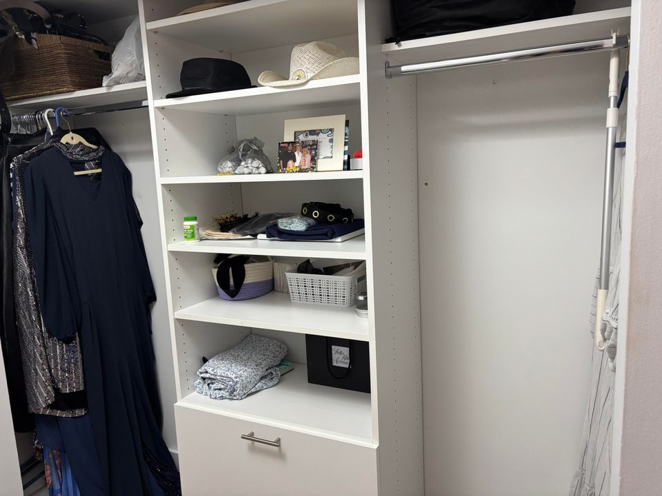 For Sale: $389,900 (2 beds, 2 baths, 1262 Square Feet)