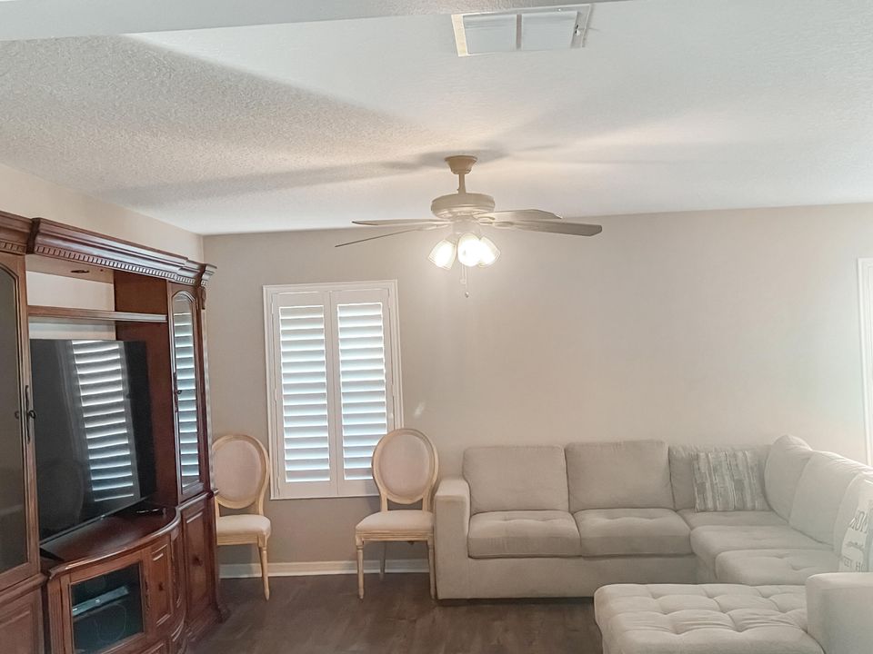 En Renta: $3,000 (3 camas, 2 baños, 1941 Pies cuadrados)