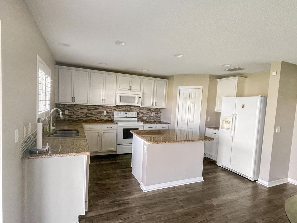 En Renta: $3,000 (3 camas, 2 baños, 1941 Pies cuadrados)